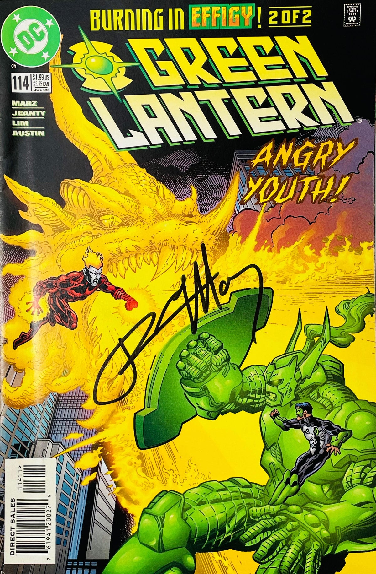 Green Lantern issue 114 signed comic book published by DC Comics featuring Kyle Rayner with green construct armor fighting Effigy with black signature across cover.